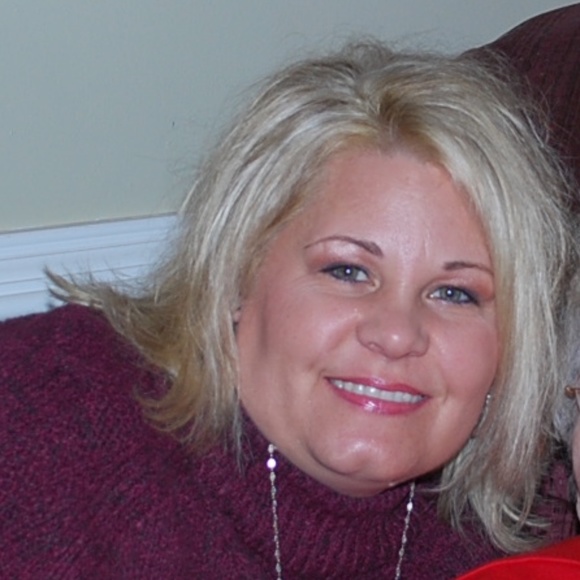 Meet your Posher, Sandy - Picture 2 of 2